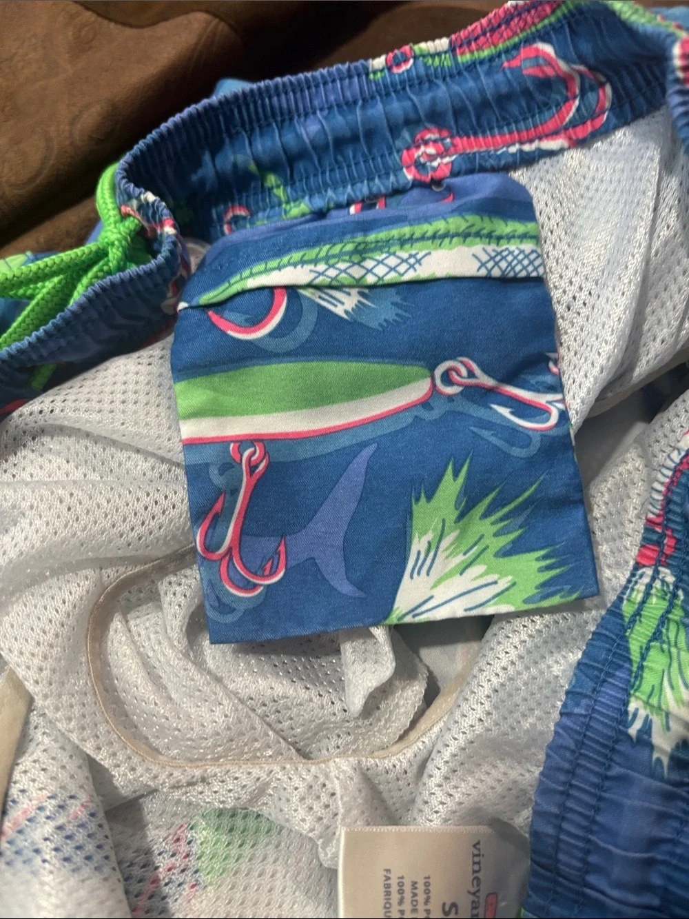 Vineyard Vines “Lures” Printed Chappy Swim Trunks size S